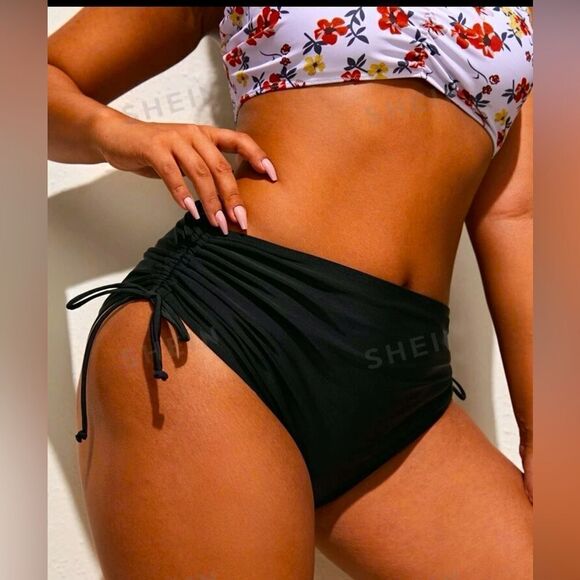 SHEIN Swim Curve Summer Beach Plus
Drawstring Ruched Side Bikini Bottom - Picture 1 of 8